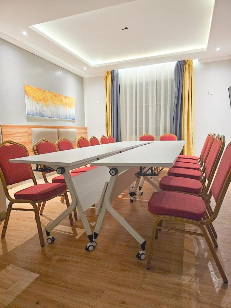 Raha Hotel & Suites Nairobi Zewnętrze zdjęcie